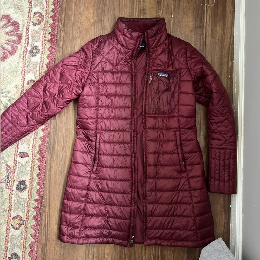 Patagonia maroon women jacket large